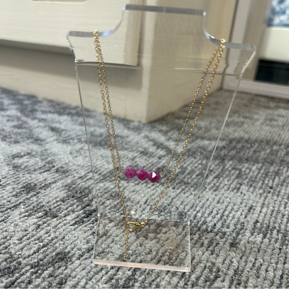 Elegant Rich Fuchsia Rock Trio Beaded Bar Dainty Gold Chain Necklace✨ - Picture 6 of 7